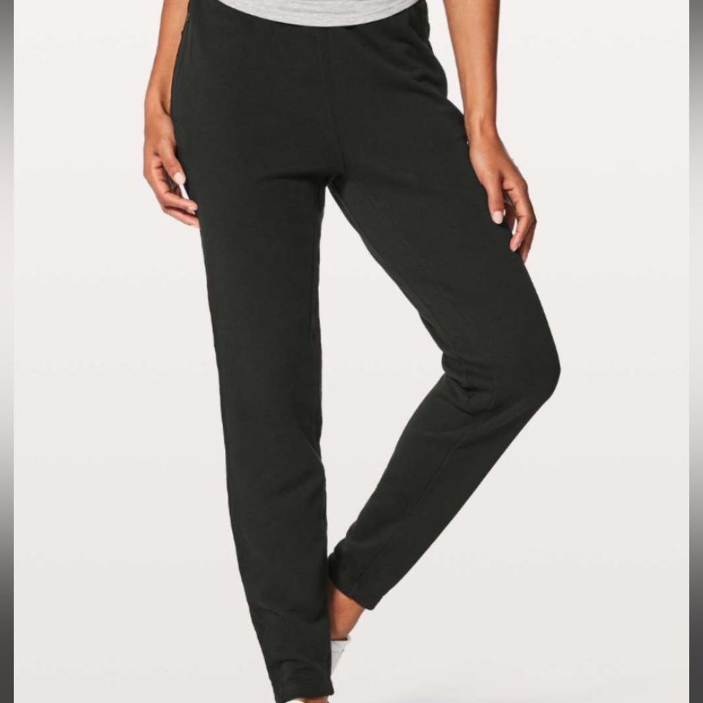 Lululemon Free To Roam 30’ Sweatpants Jogger Black Size 2